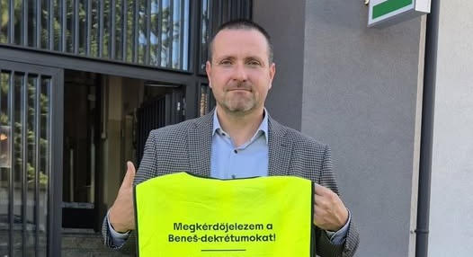228 nap után visszaadták Orosz Örs mellényét: sem bűncselekmény, sem kihágás nem történt
