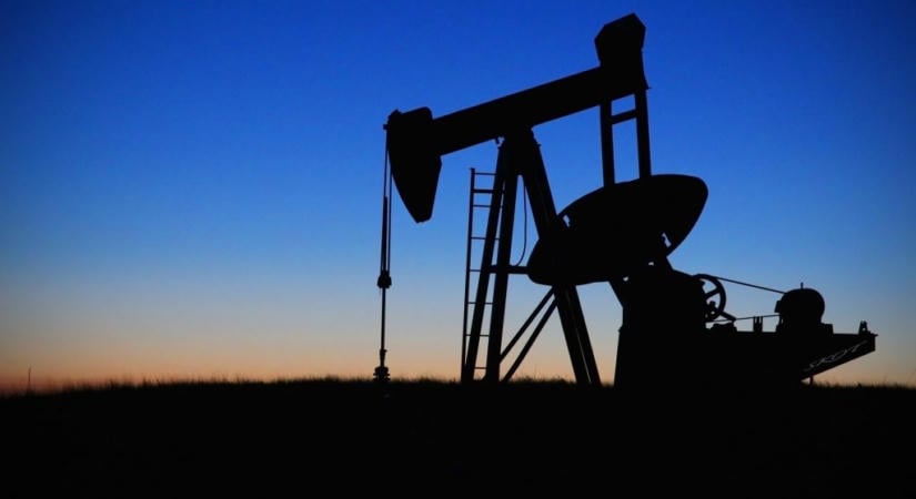 Október végéig meghosszabbították a kőolaj és a kőolajszármazékok exporttilalmát