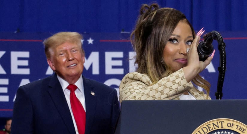 Donald Trump Nicki Minaj fenekét dicsérte a michigani kampánygyűlésen