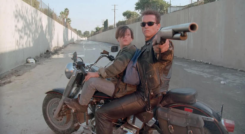 Arnold Schwarzenegger 35 éve próbálja eltitkolni ezt a bakiját a Terminátor 2-ből, de most lehullott a lepel!