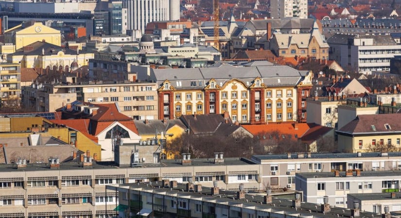 Nagy a baj Debrecenben! Teljesen lezártak egy útszakaszt
