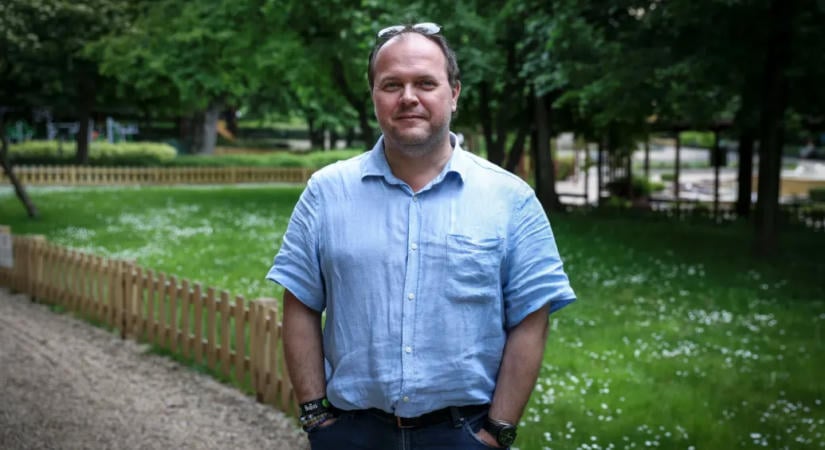 Tizenhat év után jelentkezett új novelláskötettel az egyik legtermékenyebb magyar író