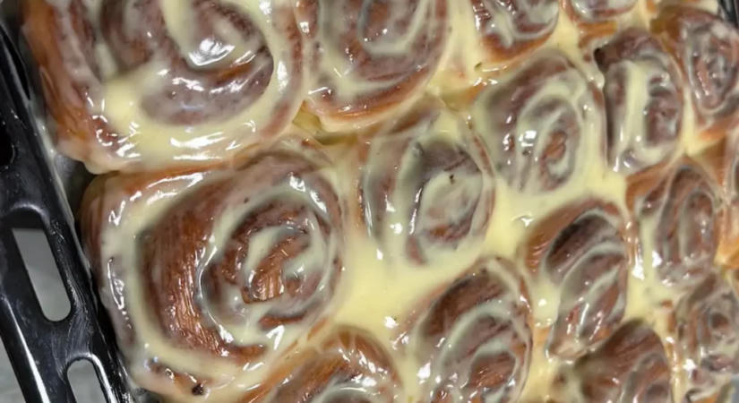 Ez a fahéjas csiga recept mindenkit elkápráztat: A titok a mázban rejlik