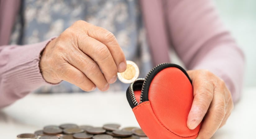 Örülhetnek a nyugdíjasok: 9%-ra emelkednek a nyugdíjszorzók!