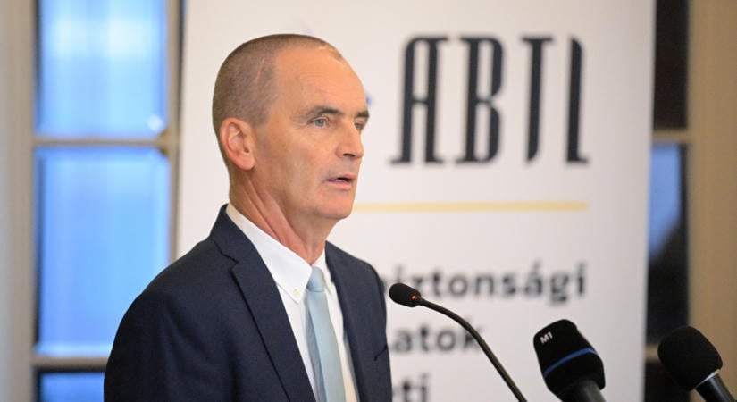 „Sok fájdalmas családi, baráti beszélgetés vár ránk”