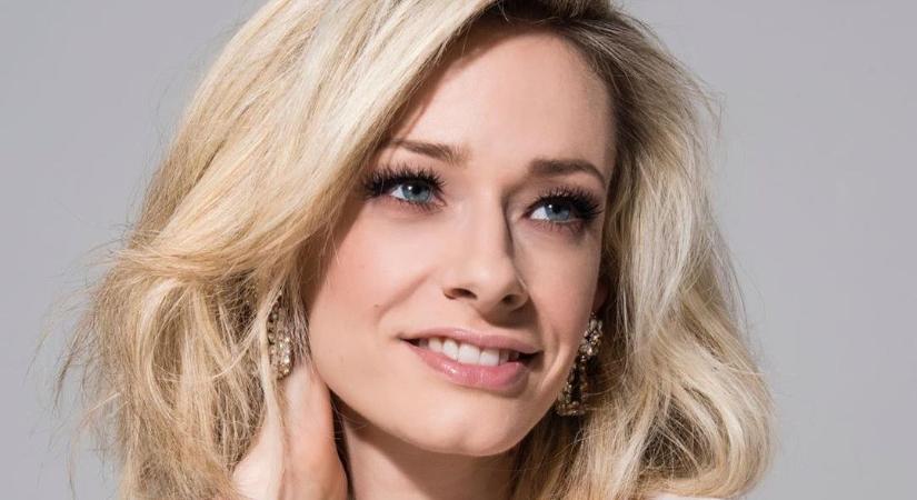 Peller Mariann fejen állva írta meg első könyvét: "Minden, amit írok sugallatra érkezik"