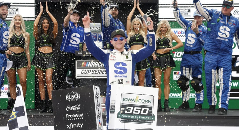 Ty Gibbs a csúcson, Hendrick a gödörben: Iowában tért vissza a szünetről a NASCAR Cup mezőnye