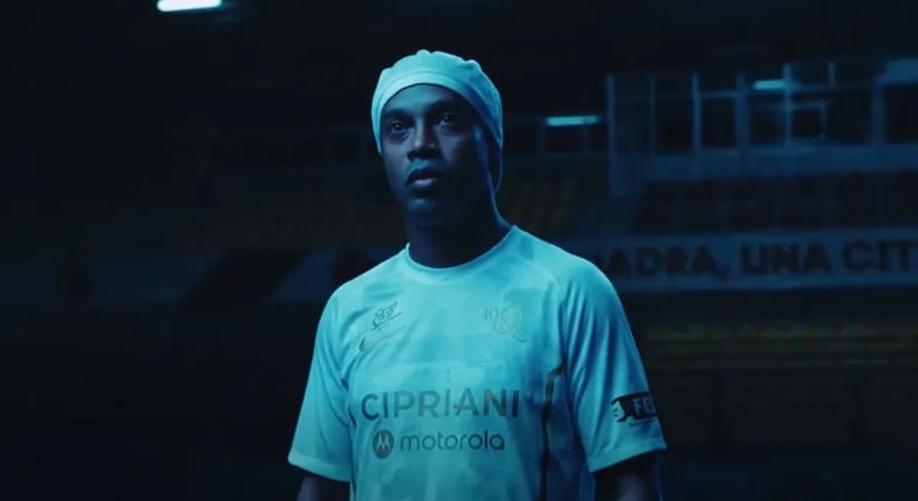 Ronaldinho november 15-én debütál az olasz harmadosztályban