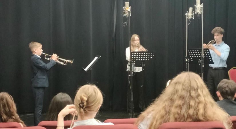 A Bartók Rádióban zenélhetett a kaposvári zeneiskola növendéke