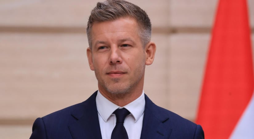Magyar Péter: 150 ezer forintig illetékmentesek lesznek a banki utalások