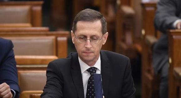 2670 milliárd forintos mínuszban a költségvetés – fontos adatok jönnek a héten
