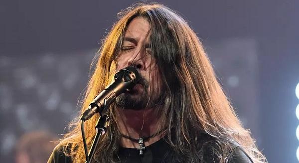 Dave Grohl szorongással küzdött a Nirvana hirtelen jött sikerei miatt