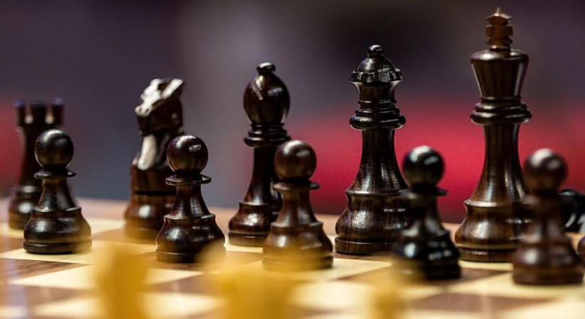 Hárman pályáznak a FIDE-elnöki posztra
