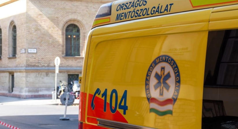 Betegellátás közben törtek fel egy mentőautót, a mentős táskáját is ellopták
