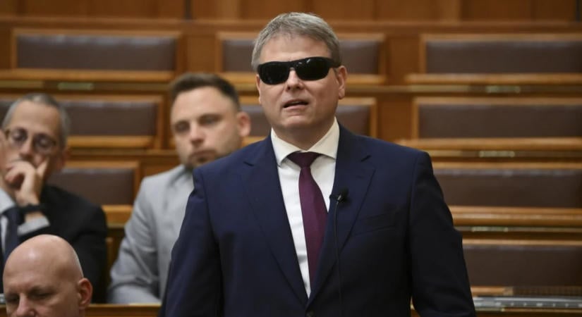 Kátai-Németh Vilmos szerint nem önkényesen vontak el forrásokat Csepeltől