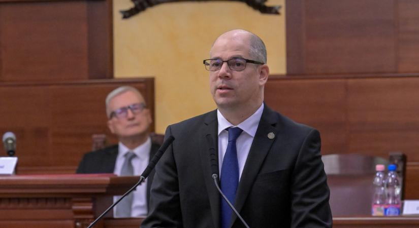 Belső email figyelmeztette a legfőbb ügyészt, hogy ráéghet az aranykonvojügy