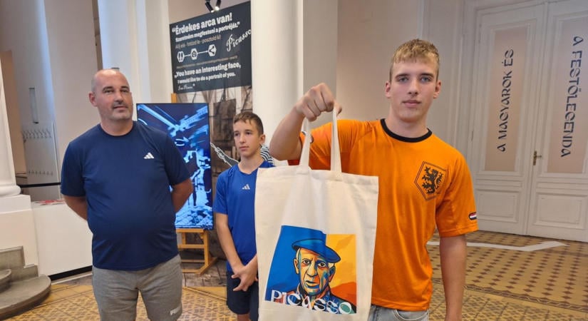 Ajándékokkal lepték meg a Picasso-kiállítás szerencsés látogatóját