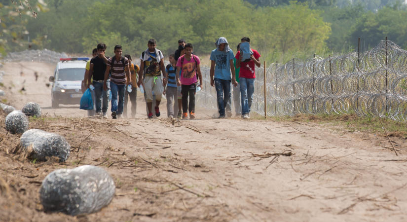 Szigorítás jöhet az Európai Unió migrációs politikájában: öt tagállam fogott össze