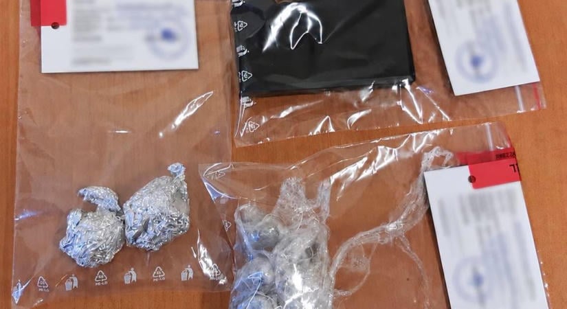 Fizetés nélkül akart távozni a debreceni bevásárlóközpontból – később aztán más is kiderült