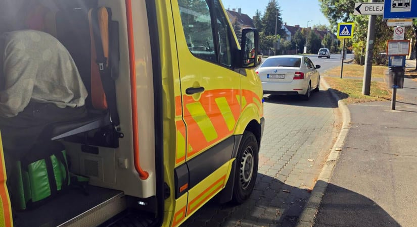 Étel-italt vettek a rosszul lett férfinak, majd mentőt hívtak hozzá a békéscsabai rendőrök