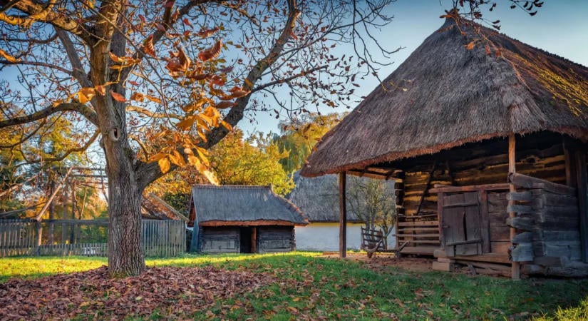 Régi parasztházak őszi pompában: a legszebb magyar skanzenek a hűvösebb napokra