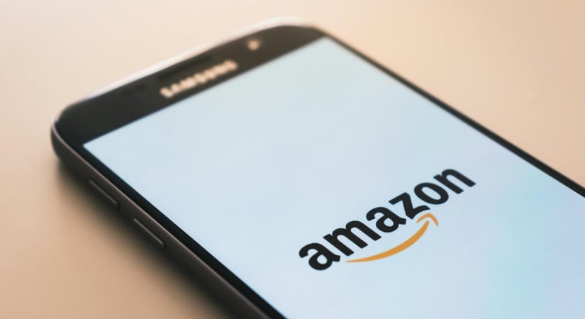 Az Amazon AI-val figyeli a szakszervezeti kockázatot a brit raktárakban
