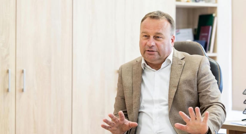 „Tapasztaltam már olyan maximalista szülői mentalitást, hogy ha négyest vitt haza a gyerek, büntetést kapott”