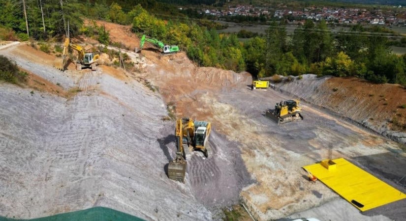 Csattanós választ adott a Duna Aszfalt a Tisza-kormánynak: külföldön épít autópályát, megnyerte a közbeszerzést az osztrák óriással – 219 millió eurót adott nekik Európa egyik legnagyobb bankja