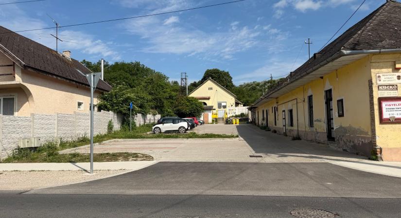 Többlettámogatást kapott a bajóti parkolófejlesztés