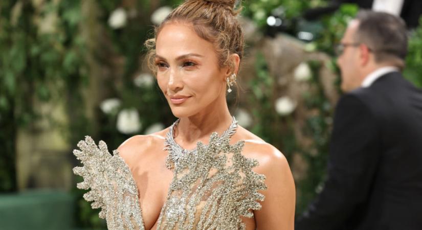 Harsány táncoslányból a vörös szőnyeg koronázatlan királynője - Jennifer Lopez stílusnapló