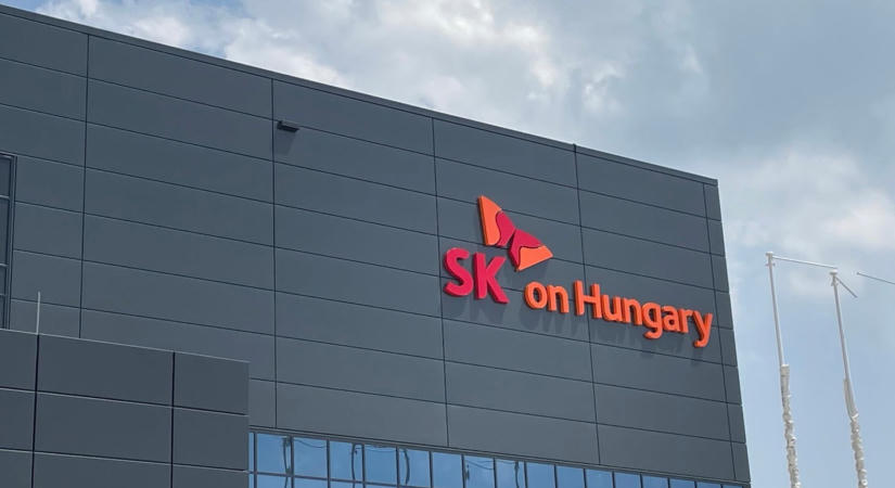 Magzatkárosító oldószer került a talajba az iváncsai akkugyárnál