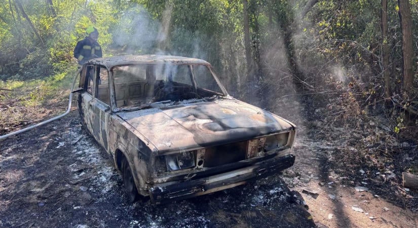 Porrá égett a kombi Lada Nemesdéden