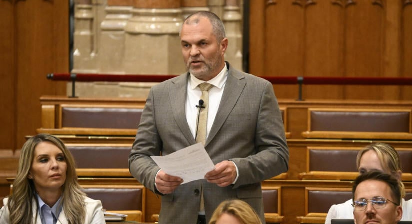 Hadházy: Egy tiszás képviselő is hasznot húzott a paksi földügyletekből