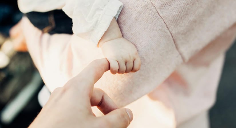 Mentőövet kapnak a babaváró hitelesek