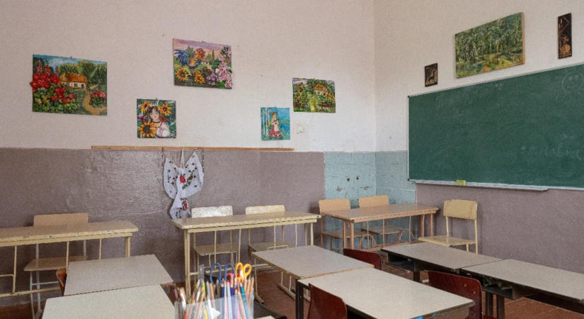 Rugalmas iskolakezdést, 35 perces tanórákat, kevesebb leckét javasol az alsósoknak az Oktatási Minisztérium új javaslatcsomagja