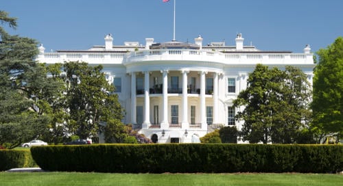 Amerika unja – a képviselők korlátoznák az elnököt az Irán elleni műveletekben, befejeznék a háborút