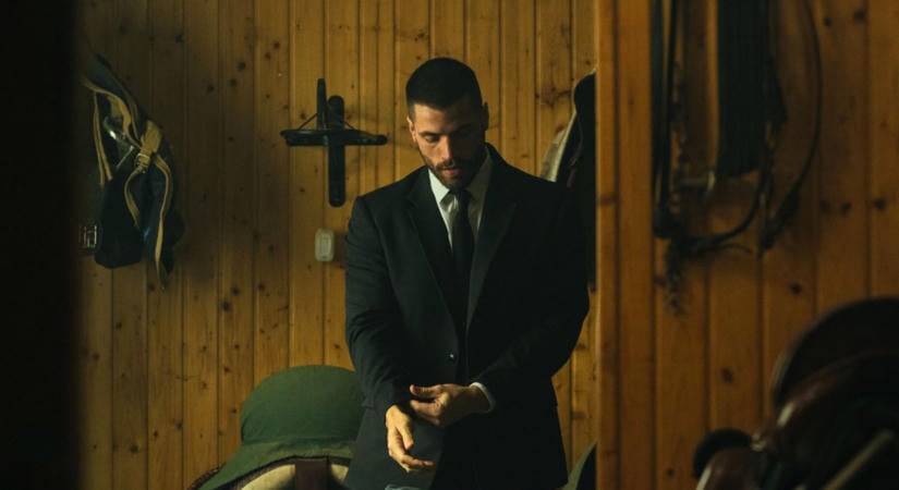 Máris a No. 1 a streamingóriás platformján az új romantikus thriller!