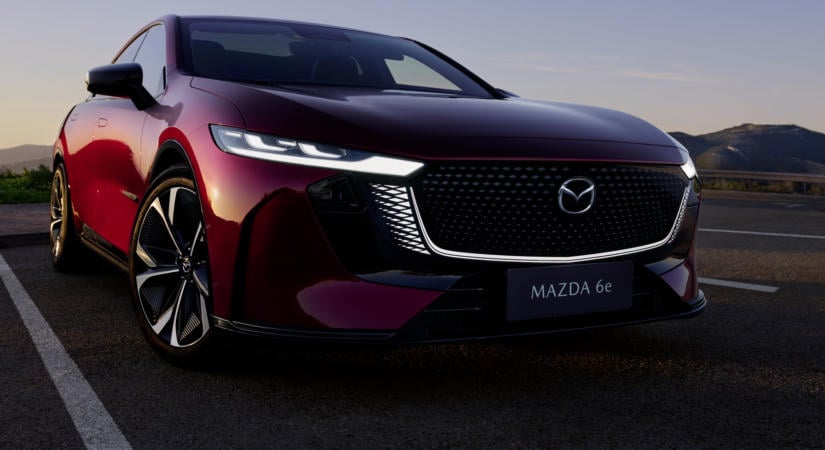 Átdolgozta zászlóshajó szedánját a Mazda