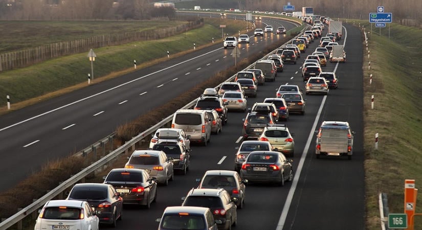 Szigorodik a kötelező biztosítás ellenőrzése: bírság és a jármű kivonása is fenyeget