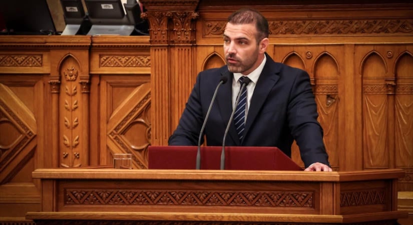 Tárkányi Zsolt éles hangvételű posztban bírálta a Tisza államtitkárát, akiről néhány perc múlva kiderült, hogy lemondott