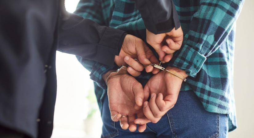 Újra lecsaptak a rendőrök a 15 éves izsáki fiúra – elképesztő bűnlajstrom gyűlt össze
