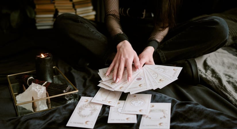 Októberi tarot-horoszkóp: egyetlen lap mutatja meg, min kell most változtatnod