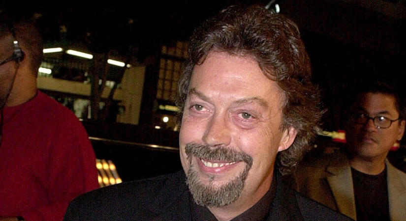 Meghalt Tim Curry, a Rocky Horror legendás sztárja