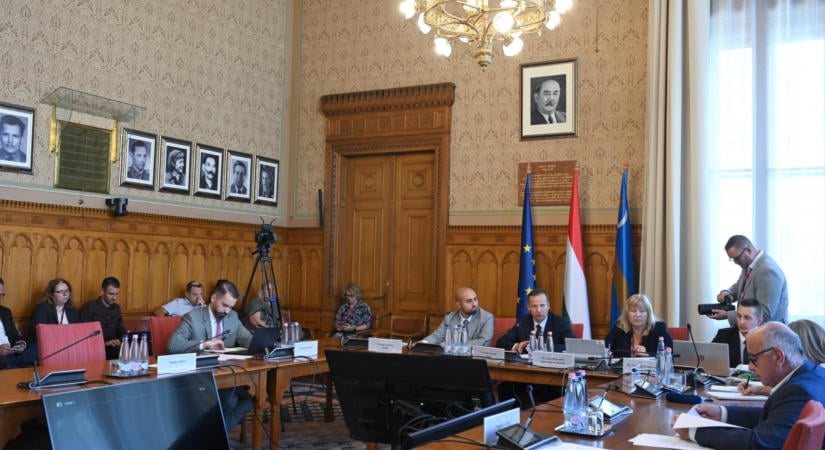 Draskovics Tibortól Rogán Antalig, Dávid Ibolyától Varga Juditig egy sor korábbi minisztert beidéz a végrehajtási visszaéléseket feltáró bizottság