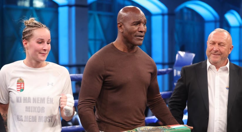 Nagy meglepetés várta Evander Holyfieldet Budapesten – fotók