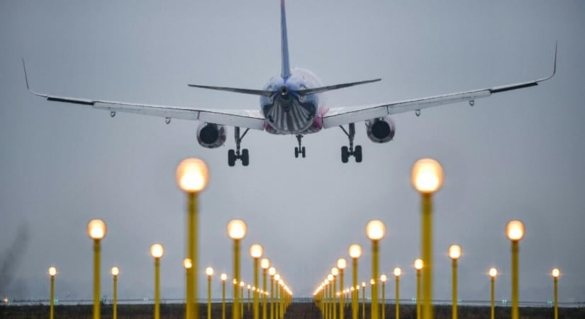 Újabb román légitársaság kezdeményezte a fizetésképtelenné nyilvánítását