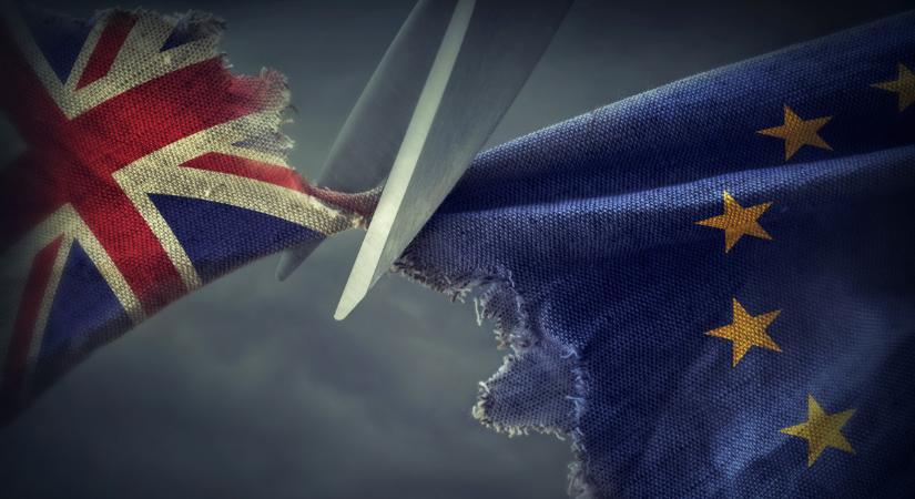 Az EU és a brit kormány próbálja megoldani az észak-írországi feszültséget