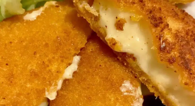 Így készítsd el a tökéletes házi rántott sajtot, amit mindenki imádni fog