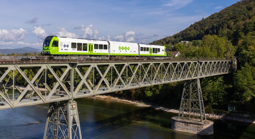 Keskeny nyomtávú hidrogénvonatot tesztel Svájcban a Stadler