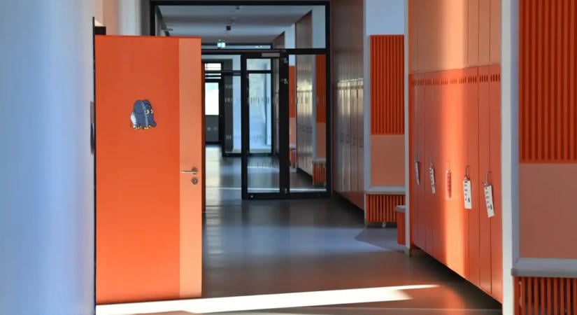 Több tucat iskolában volt bombariadó, a Nemzeti Nyomozó Iroda eljárást indított az ügyben